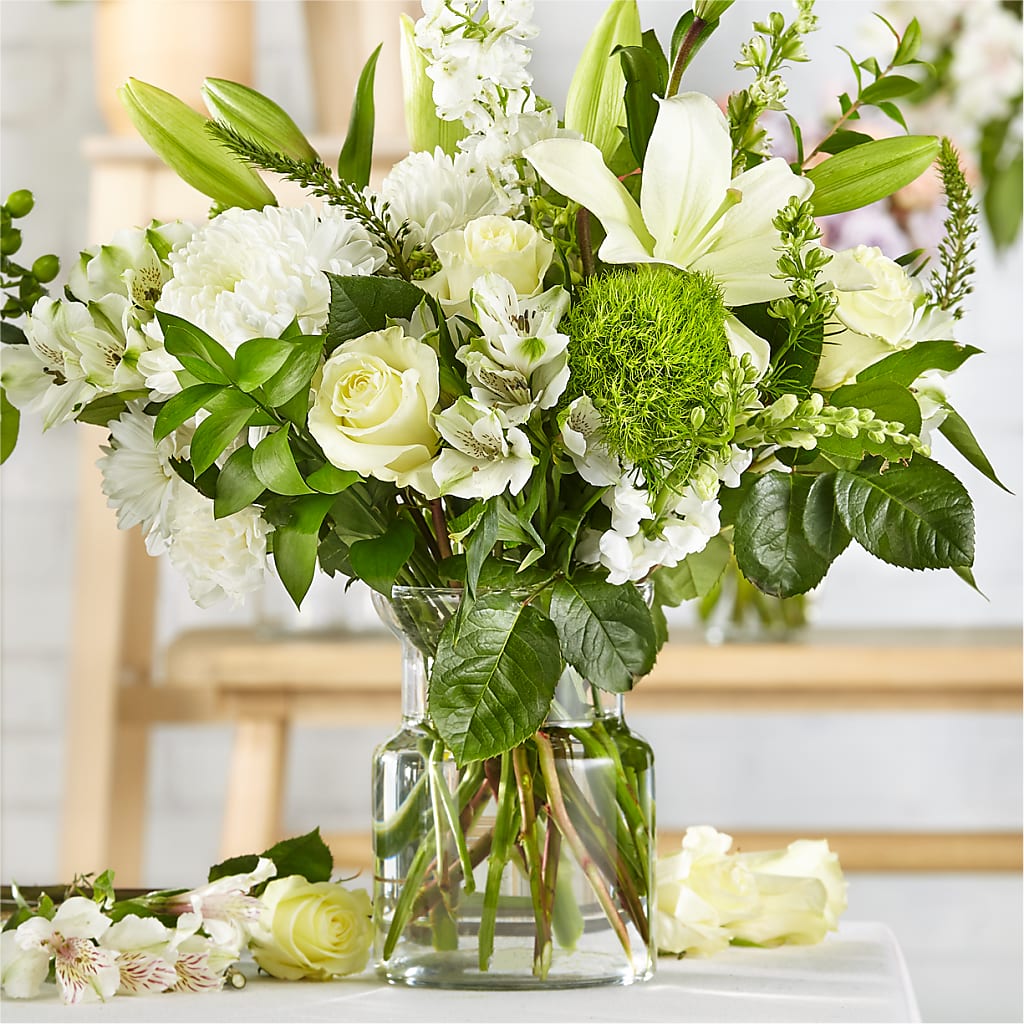 Classic Ivory – A Florist Original – Garside Florist, Vancouver WA