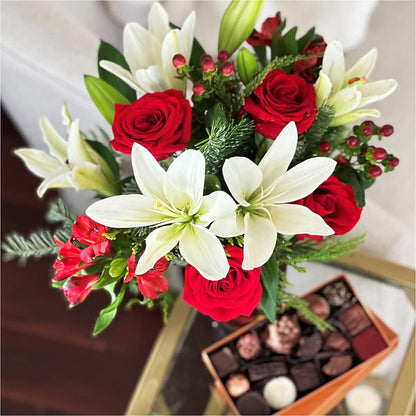 Evergreen Delight Bouquet and Chocolate Gift Set –  Garside Florist, Vancouver WA